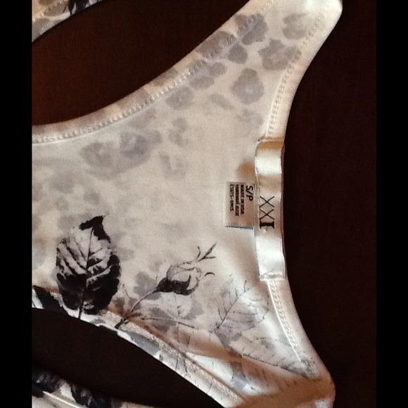 Beautiful ruffle layered floral Forever21 tank! - Picture 3 of 3