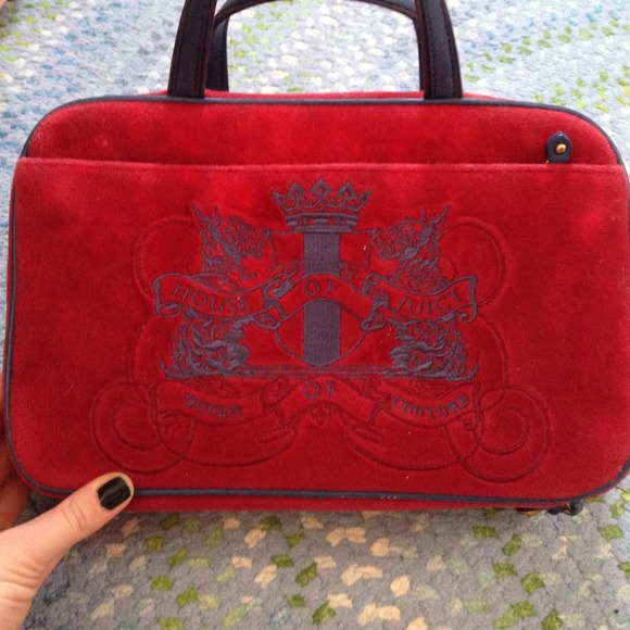 Juicy couture make-up/cosmetic bag.