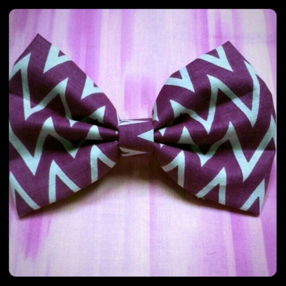 Purple Chevron Bow - Picture 1 of 1