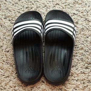Boy's Adidas Sandals Size 3