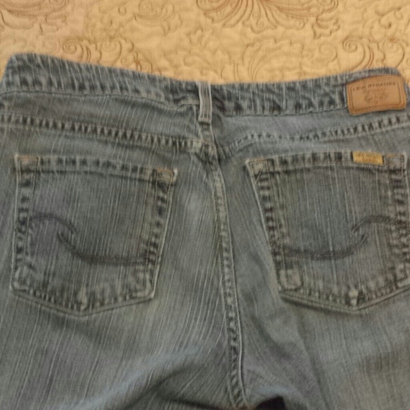 Levis - Picture 3 of 3
