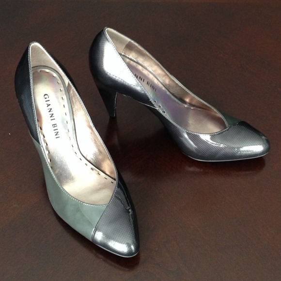 Grey Gianni Bini heels
