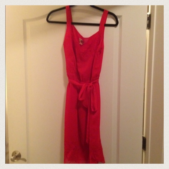 ❌Sold❌ Red F21 Dress - Picture 4 of 4