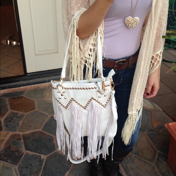 White cross body handbag! 😍😍😍 - Picture 2 of 3