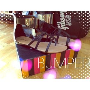 💕Adorable NWOT black and gold gladiator sandals