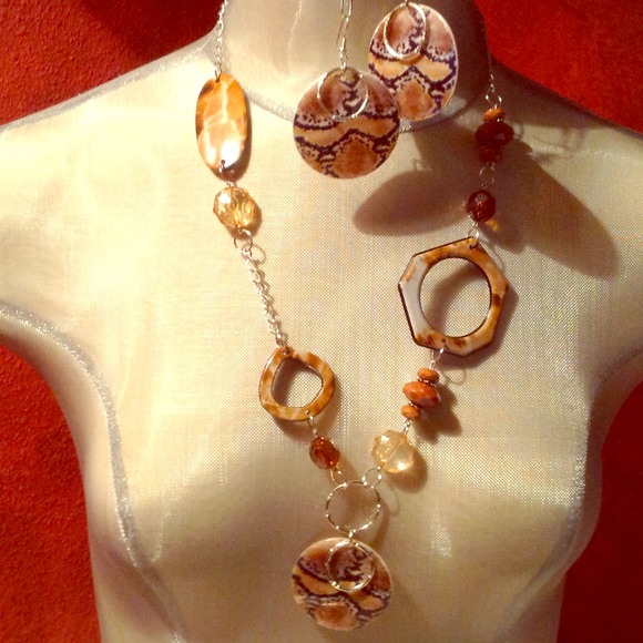 Necklace/ Earring set