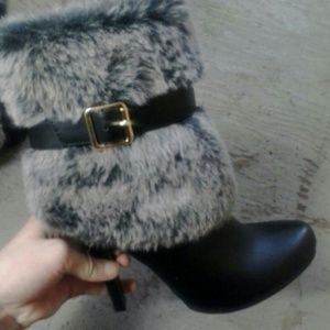 Black boots with fur.
