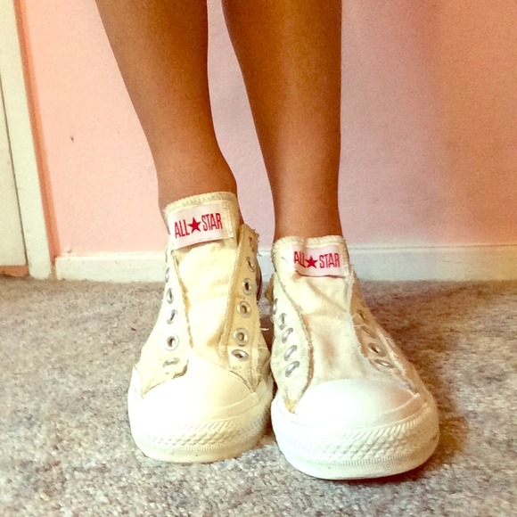Cream converse women's Size 7