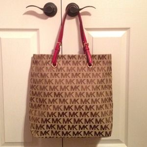 Brand new, never used, Michael Kors purse