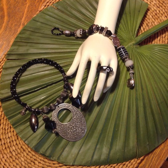 Jewelry - Picture 2 of 4