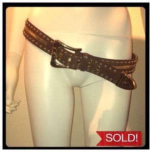 🌟SOLD Guess Embellished Brown Leather Belt L✨