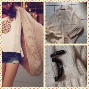 Daisy Fuentes Sweaters - Daisy Fuentes Batwing Cable Sweater Size S/M Daisy Fuentes Sweaters - Daisy Fuentes Batwing Cable Sweater Size S/M