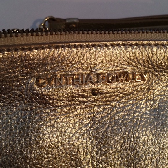 Gold leather wristlet and iPhone 4/4s case - Picture 4 of 4