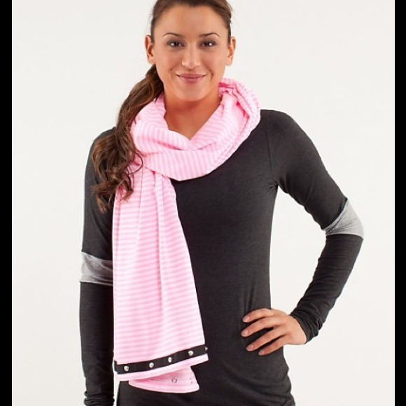 SOLD IN BUNDLE Lululemon Vinyasa Scarf