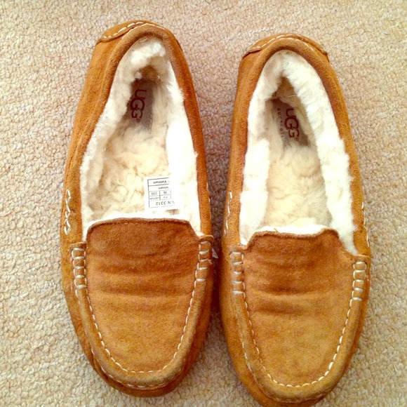 Ugg "Ansley" slippers chestnut size 5