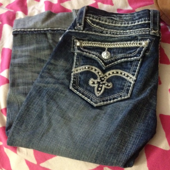 Size 28 Rock Revival capris