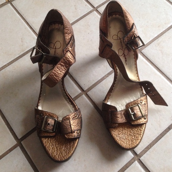 Jessica Simpson bronze high heels - Picture 2 of 4