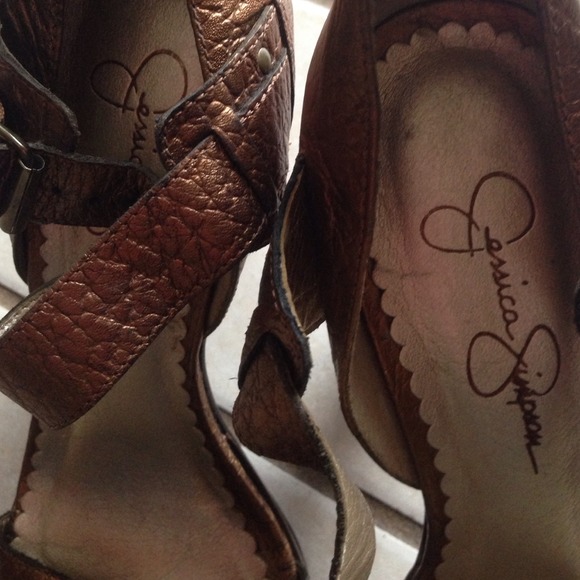 Jessica Simpson bronze high heels - Picture 4 of 4