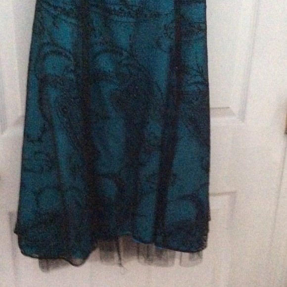 Dress - Picture 3 of 3