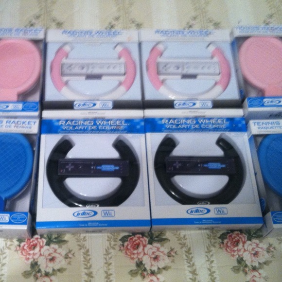 LOT steering wheels and tennis rackets for wii