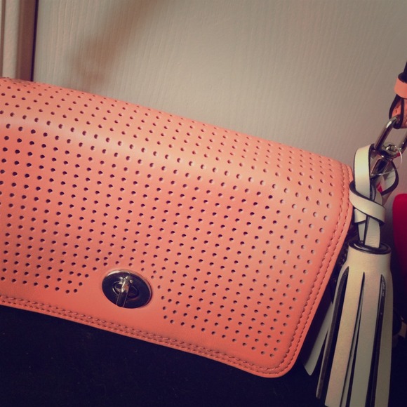 Coach handbags peach