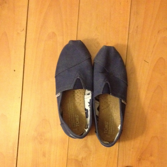 🚫 Sold 🚫Navy toms