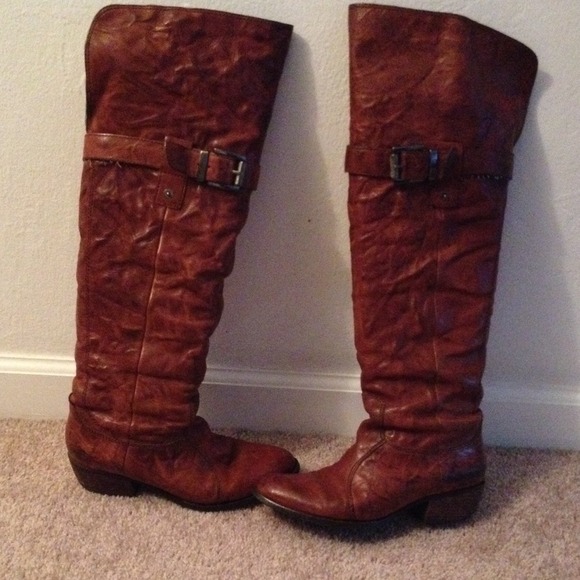 Boot - Picture 2 of 4