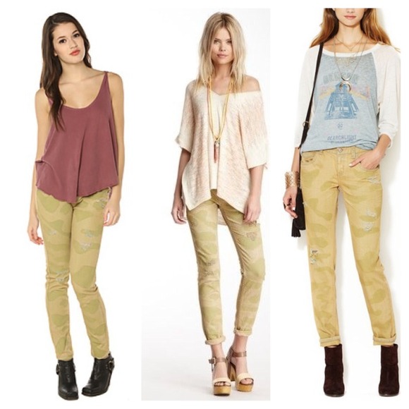 📦Bundled📦 Free People Distressed Camo Jeans - Picture 3 of 3