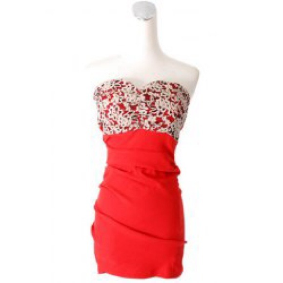 Slimming Sleeveless Sweetheart Neckline Lace Dress