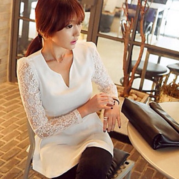💕Lace Sleeve Ruffle Blouse💕 - Picture 2 of 4