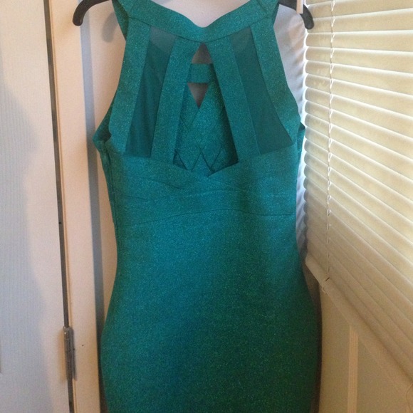 Pretty dress - Picture 2 of 3