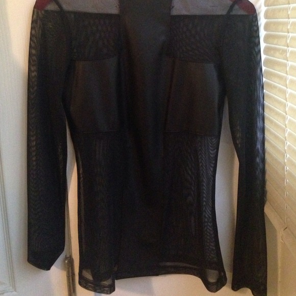 See though cross shirt - Picture 1 of 2