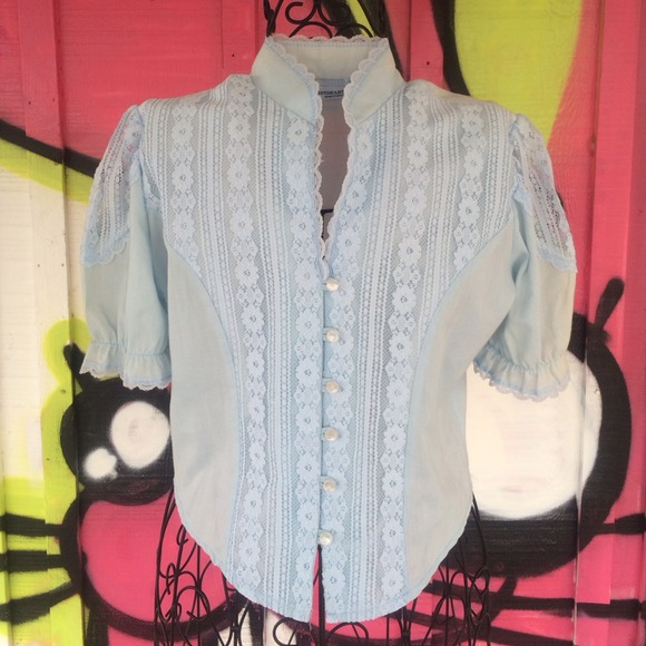 Vintage Sweetheart Blouse - Picture 2 of 4