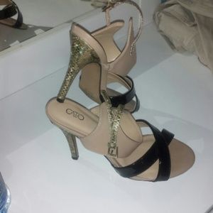 Open toed nude, black heels