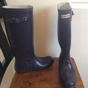 Hunter dark purple rain boots