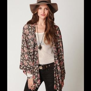 Free People Printed Kimono in Black Floral - S