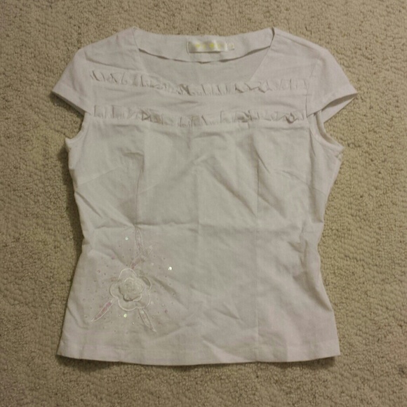 White blouse - Picture 1 of 4