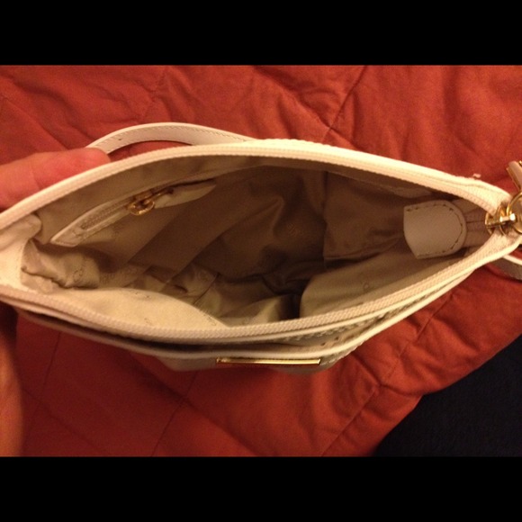Cross body white new handbag - Picture 3 of 3