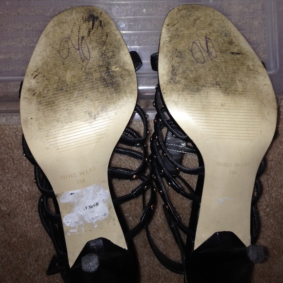 Sandals - Picture 2 of 4