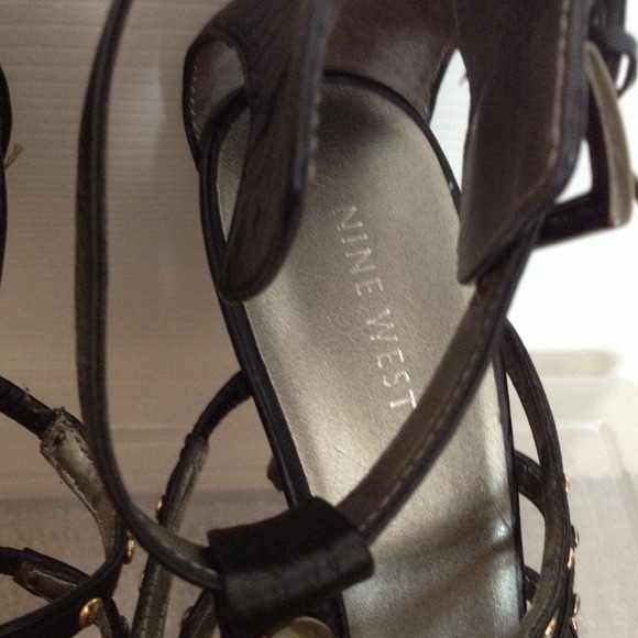 Sandals - Picture 3 of 4