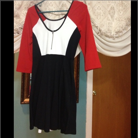 Dress Express..NEW !! - Picture 3 of 3