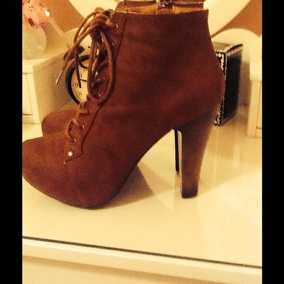 🚫SOLD🚫 Boot Heels - Picture 2 of 4