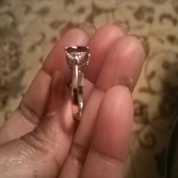 Ring - Picture 3 of 3