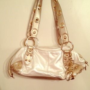 🌟Kathy Van Zeeland - pearl colored purse