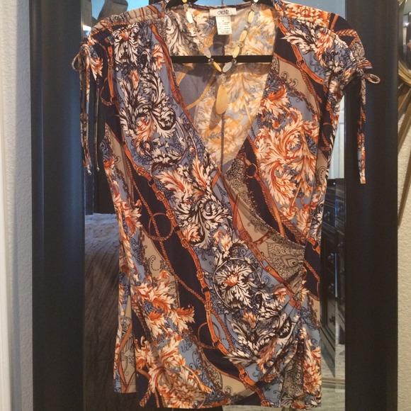Cache short sleeve top - Picture 1 of 3