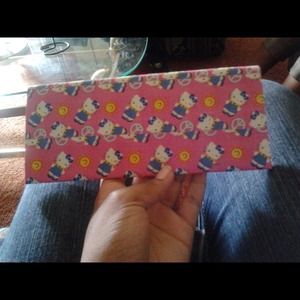 Hello Kitty duct tape wallet !!