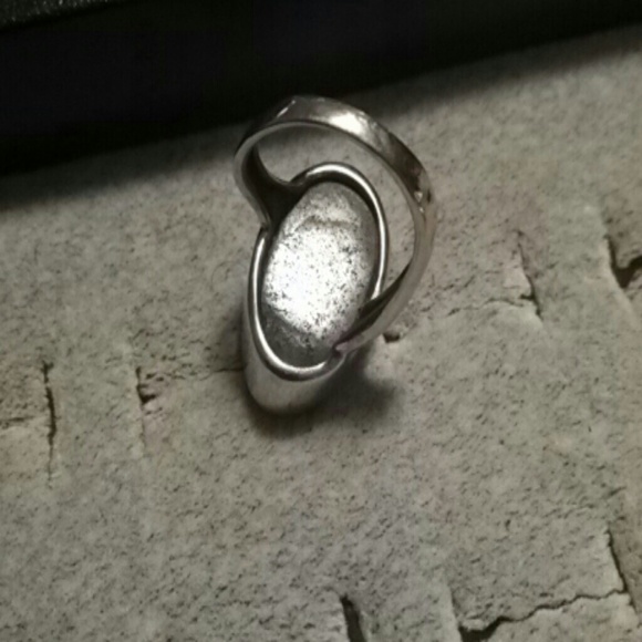 Ring - Picture 3 of 3