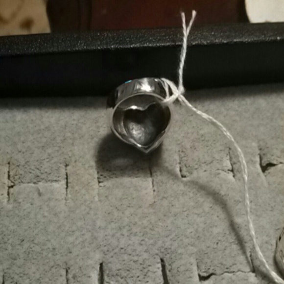 Ring - Picture 2 of 2
