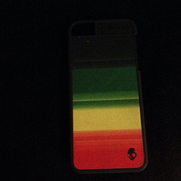 iPhone 5 or IPod 5th Generation Skull candy case