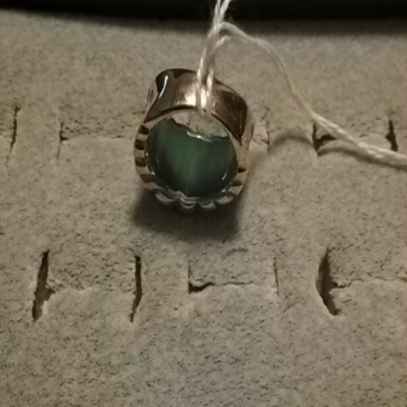 Ring - Picture 3 of 3